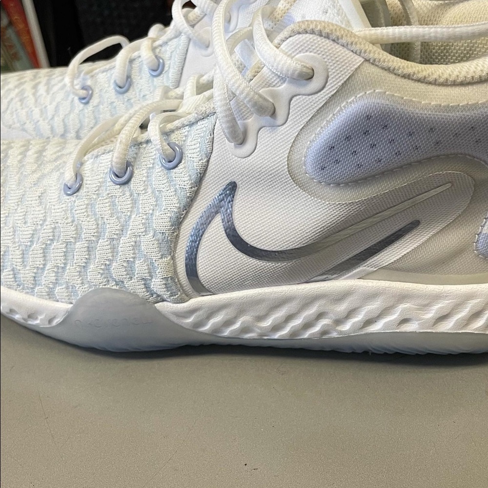 7.5 NIKE KD TREY - Picture 4 of 12